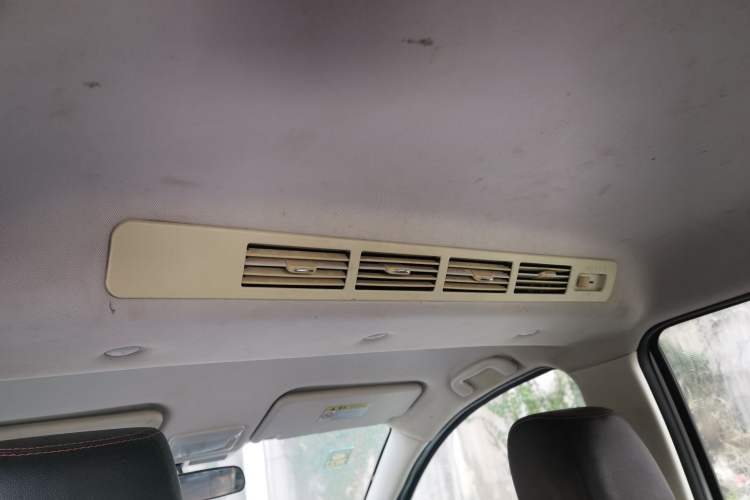 Used HYOSOW S3 2016 1.5L Manual Luxury Edition China IV Emission Standard Headliner