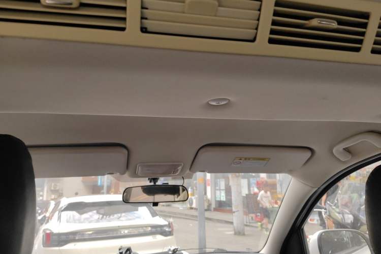 Used HYOSOW S3 2016 1.5L Manual Luxury Edition China IV Emission Standard Headliner
