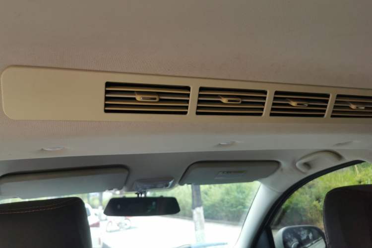 Used HYOSOW S3 2016 1.5L Manual Comfort Version China IV Emission Standard Headliner