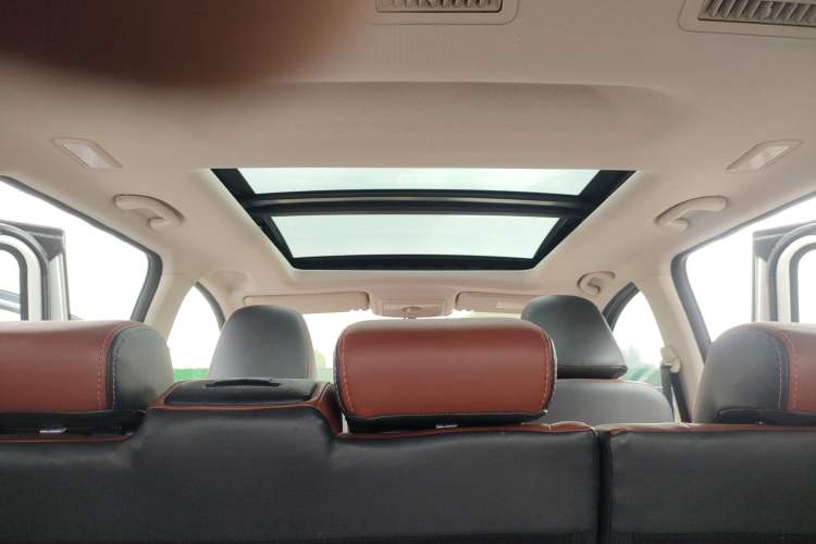 Used HYOSOW S3 2016 S3L 1.5L Manual Prestige Edition Headliner