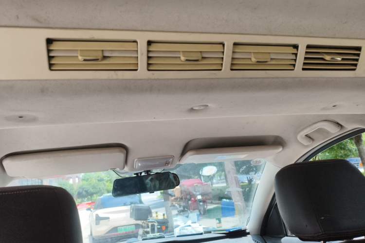 Used HYOSOW S3 2016 1.5L Manual Comfort Version China IV Emission Standard Headliner