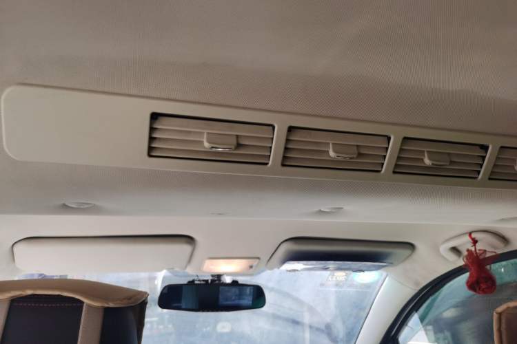 Used HYOSOW S3 2016 1.5L Manual Luxury Edition China IV Emission Standard Headliner