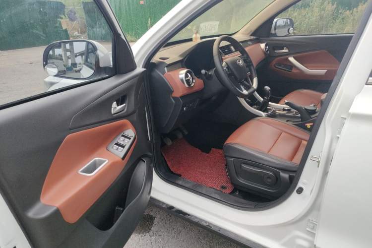Used HYOSOW S3 2016 S3L 1.5L Manual Prestige Edition Interior 1