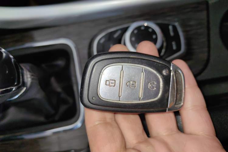 Used HYOSOW S3 2016 S3L 1.5L Manual Prestige Edition Interior 1