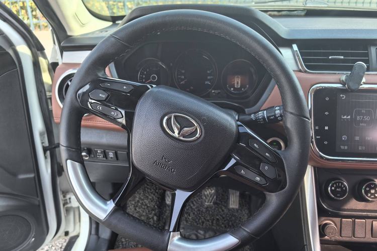 Used HYOSOW S3 2016 S3L 1.5L Manual Prestige Edition Interior 2