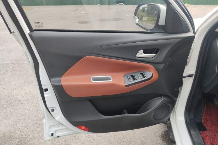 Used HYOSOW S3 2016 S3L 1.5L Manual Prestige Edition Interior 2