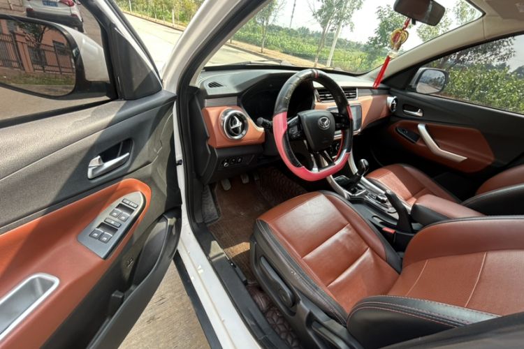 Used HYOSOW S3 2016 S3L 1.5L Manual Prestige Edition Interior 2