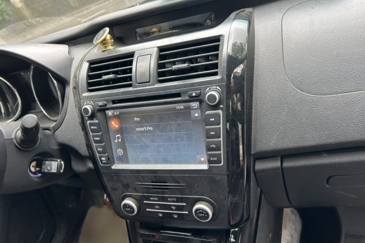 Used HYOSOW S3 2016 1.5L Manual Luxury Edition China IV Emission Standard Interior 2