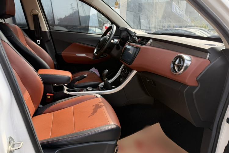 Used HYOSOW S3 2016 S3L 1.5L Manual Prestige Edition Interior 2