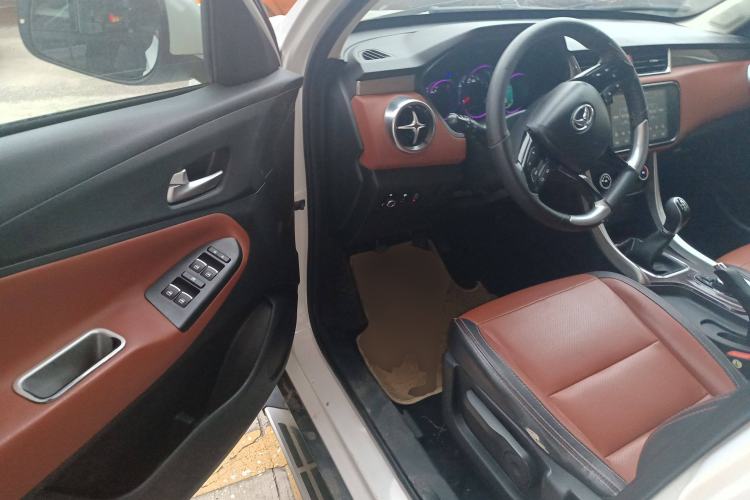 Used HYOSOW S3 2016 S3L 1.5L Manual Prestige Edition Interior 3