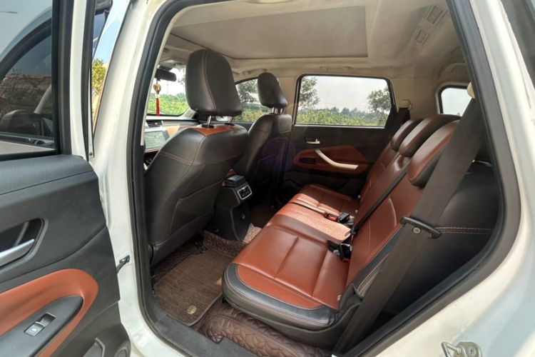 Used HYOSOW S3 2016 S3L 1.5L Manual Prestige Edition Interior 3