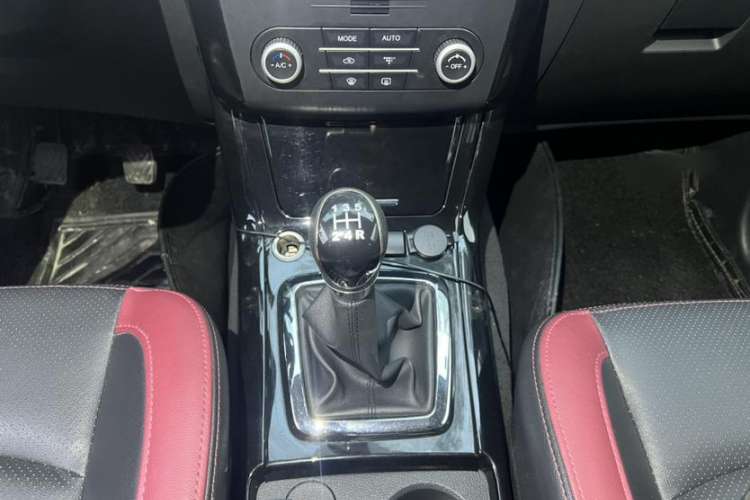 Used HYOSOW S3 2016 1.5L Manual Luxury Edition China IV Emission Standard Interior 4