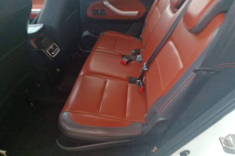 Used HYOSOW S3 2016 S3L 1.5L Manual Prestige Edition Interior 4