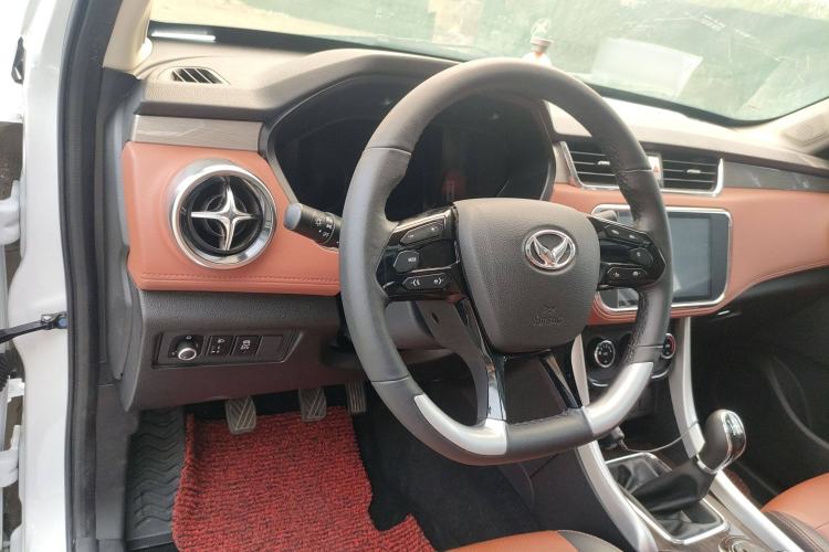 Used HYOSOW S3 2016 S3L 1.5L Manual Prestige Edition Interior 4