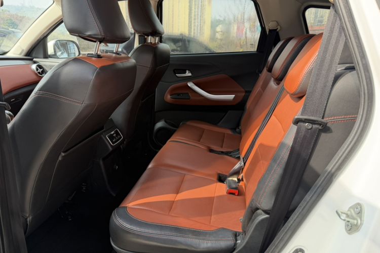 Used HYOSOW S3 2016 S3L 1.5L Manual Prestige Edition Interior 7