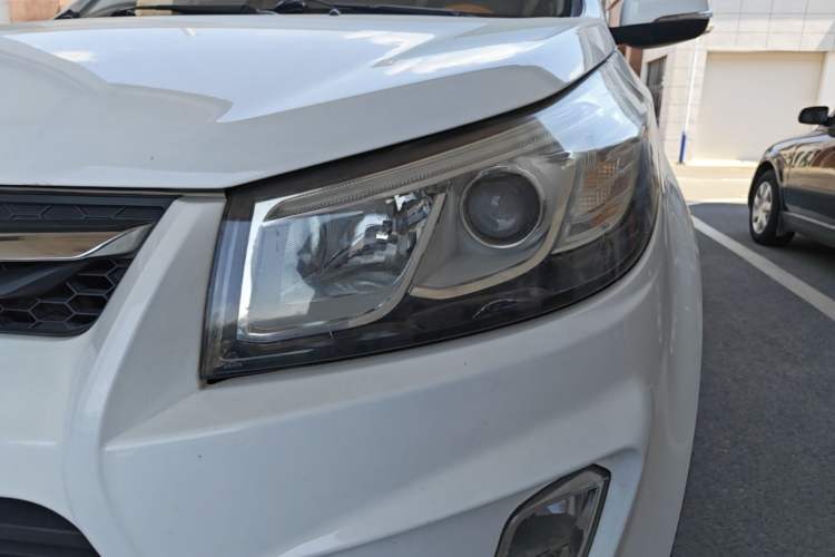 Used HYOSOW S3 2016 1.5L Manual Luxury Edition China IV Emission Standard Left Front Headlight