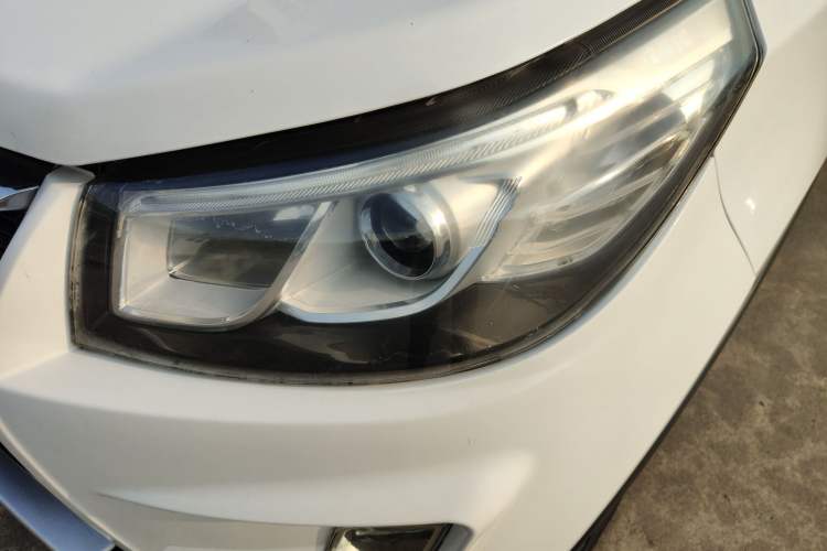 Used HYOSOW S3 2016 1.5L Manual Luxury Edition China IV Emission Standard Left Front Headlight