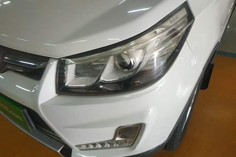 Used HYOSOW S3 2016 1.5L Manual Comfort Version China IV Emission Standard Left Front Headlight