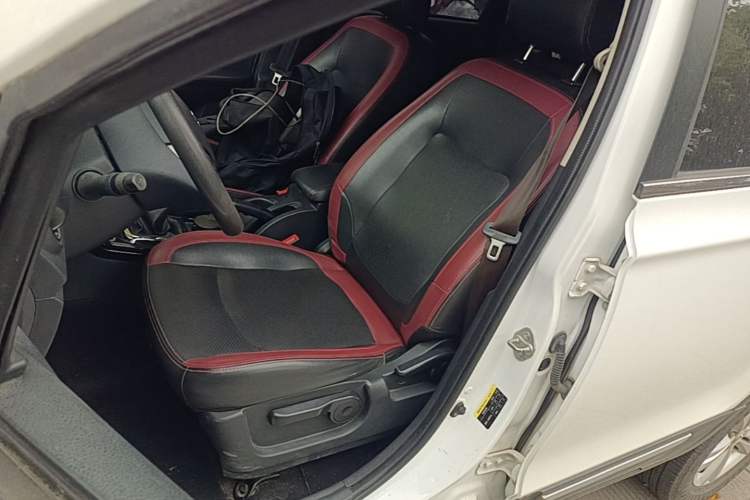 Used HYOSOW S3 2016 1.5L Manual Comfort Version China IV Emission Standard Left Front Seat