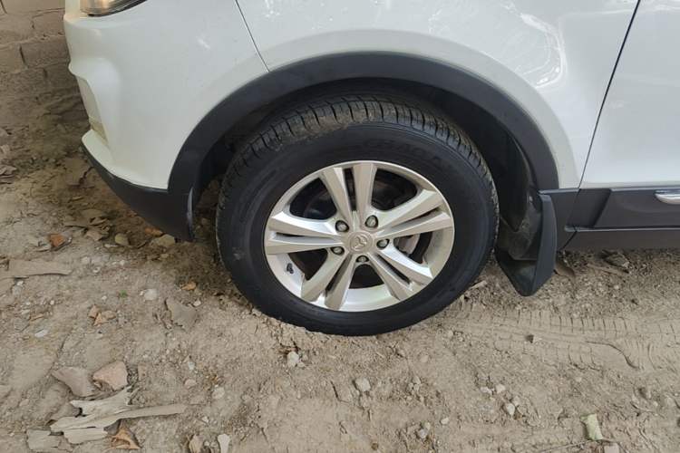 Used HYOSOW S3 2016 1.5L Manual Comfort Version China V Left Front Wheel Hub