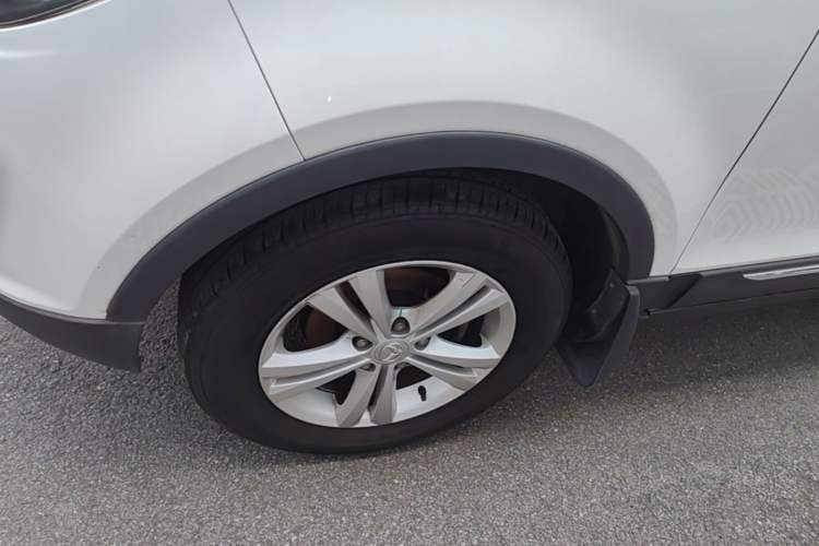 Used HYOSOW S3 2016 1.5L Manual Comfort Version China IV Emission Standard Left Front Wheel Hub