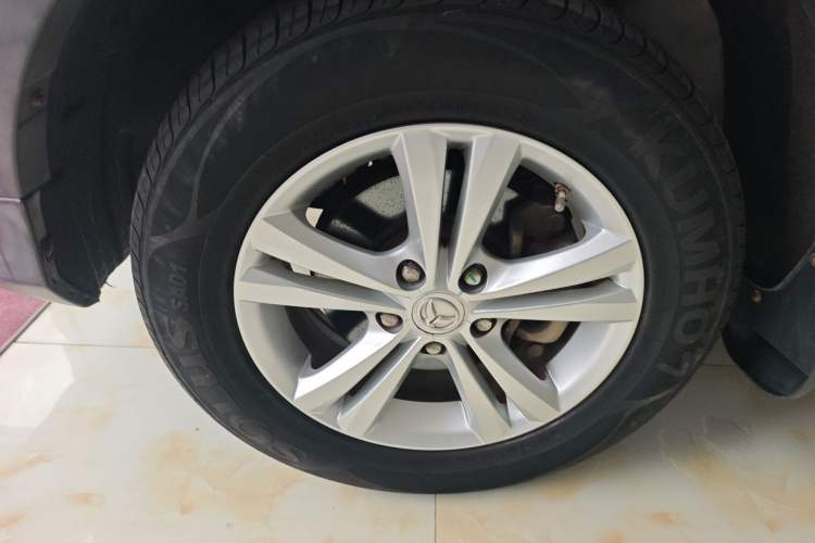 Used HYOSOW S3 2016 S3L 1.5L Manual Prestige Edition Left Front Wheel Hub