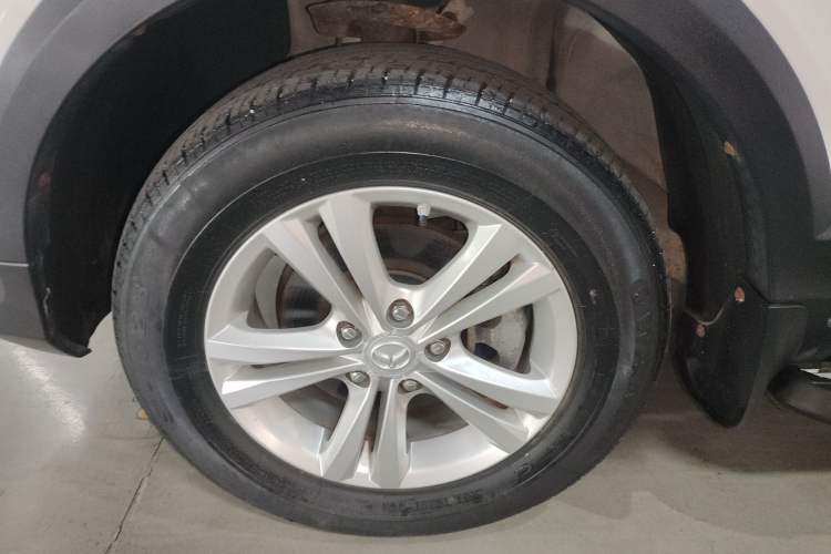 Used HYOSOW S3 2016 S3L 1.5L Manual Prestige Edition Left Front Wheel Hub
