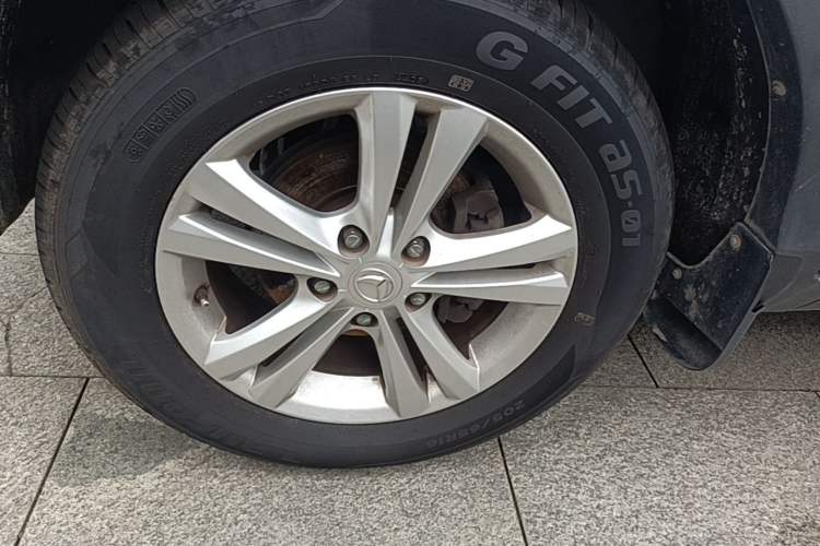 Used HYOSOW S3 2016 S3L 1.5L Manual Prestige Edition Left Front Wheel Hub