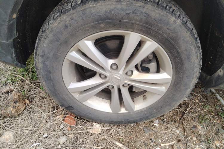 Used HYOSOW S3 2016 S3L 1.5L Manual Prestige Edition Left Front Wheel Hub