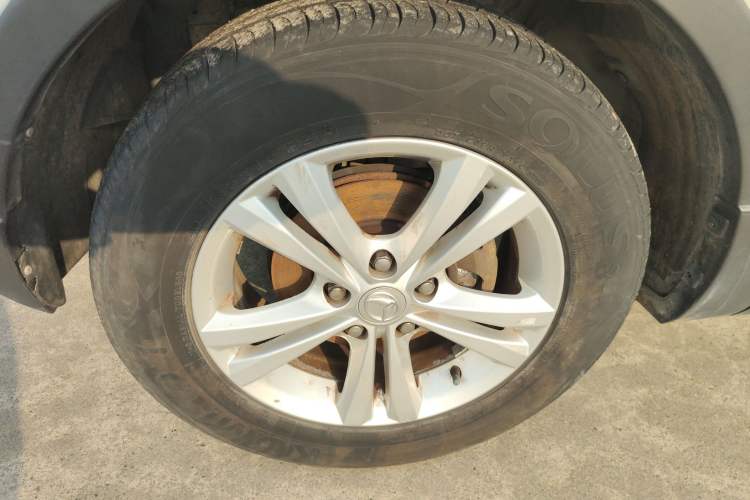 Used HYOSOW S3 2016 1.5L Manual Luxury Edition China IV Emission Standard Left Front Wheel Hub