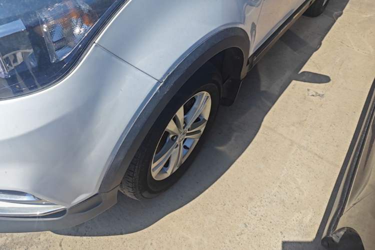 Used HYOSOW S3 2016 S3L 1.5L Manual Premium Edition Left Front Wheel Hub