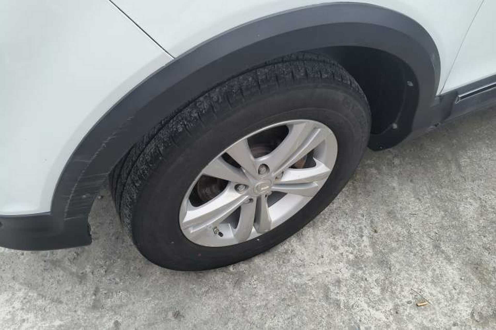 Used HYOSOW S3 2016 S3L 1.5L Manual Prestige Edition Left Front Wheel Hub