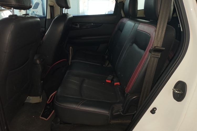 Used HYOSOW S3 2016 1.5L Manual Luxury Edition China IV Emission Standard Left Rear Seat