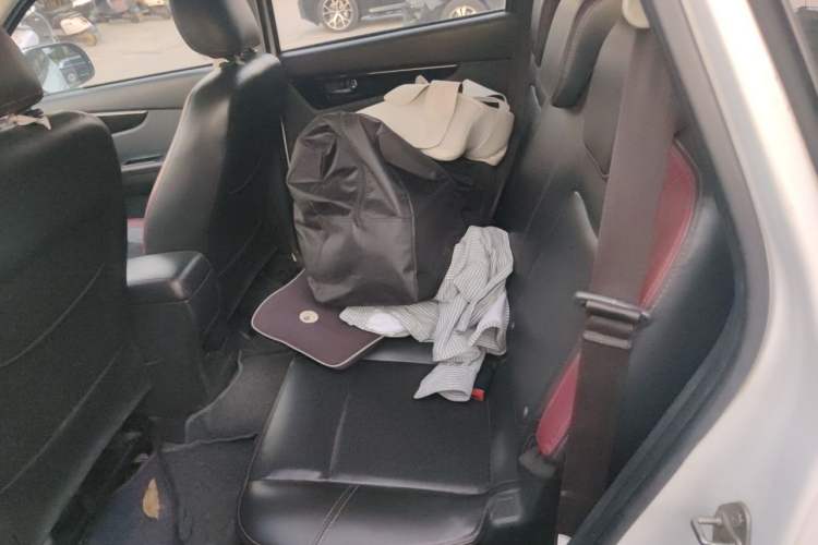 Used HYOSOW S3 2016 1.5L Manual Comfort Version China IV Emission Standard Left Rear Seat