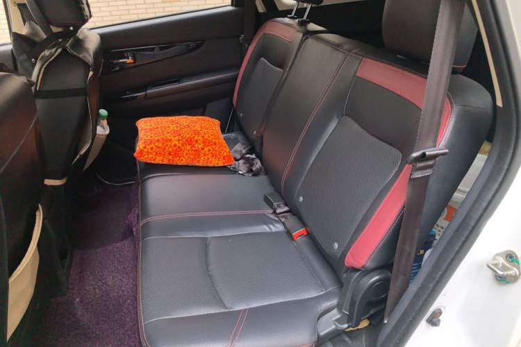Used HYOSOW S3 2016 1.5L Manual Luxury Edition China IV Emission Standard Left Rear Seat