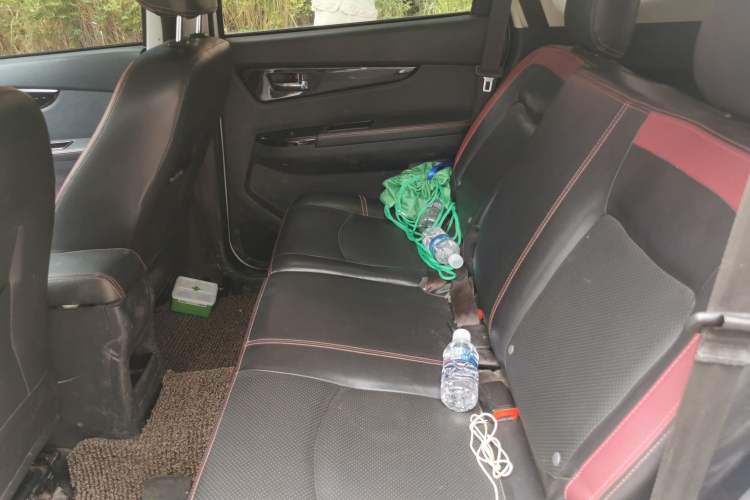 Used HYOSOW S3 2016 1.5L Manual Comfort Version China IV Emission Standard Left Rear Seat