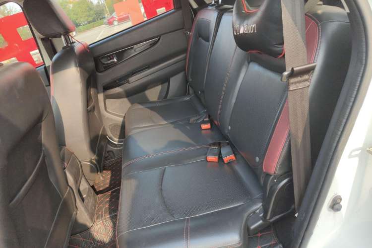 Used HYOSOW S3 2016 1.5L Manual Luxury Edition China IV Emission Standard Left Rear Seat