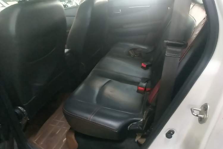 Used HYOSOW S3 2016 1.5L Manual Comfort Version China IV Emission Standard Left Rear Seat