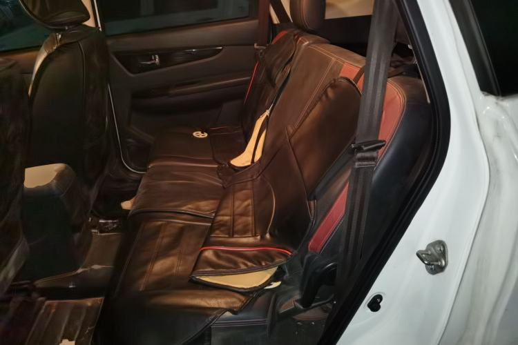Used HYOSOW S3 2016 1.5L Manual Luxury Edition China IV Emission Standard Left Rear Seat