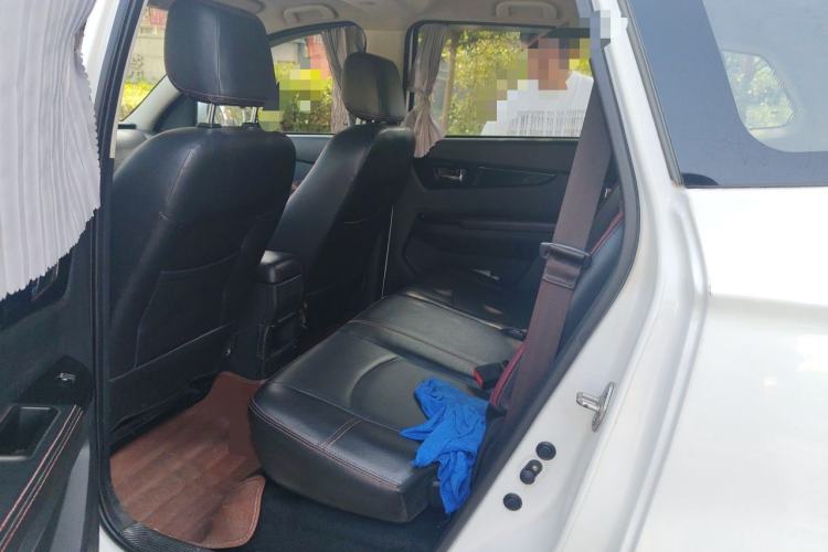 Used HYOSOW S3 2016 1.5L Manual Comfort Version China IV Emission Standard Left Rear Seat