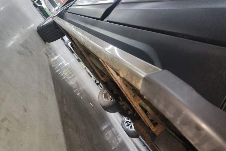 Used HYOSOW S3 2016 S3L 1.5L Manual Prestige Edition Left Side Sill