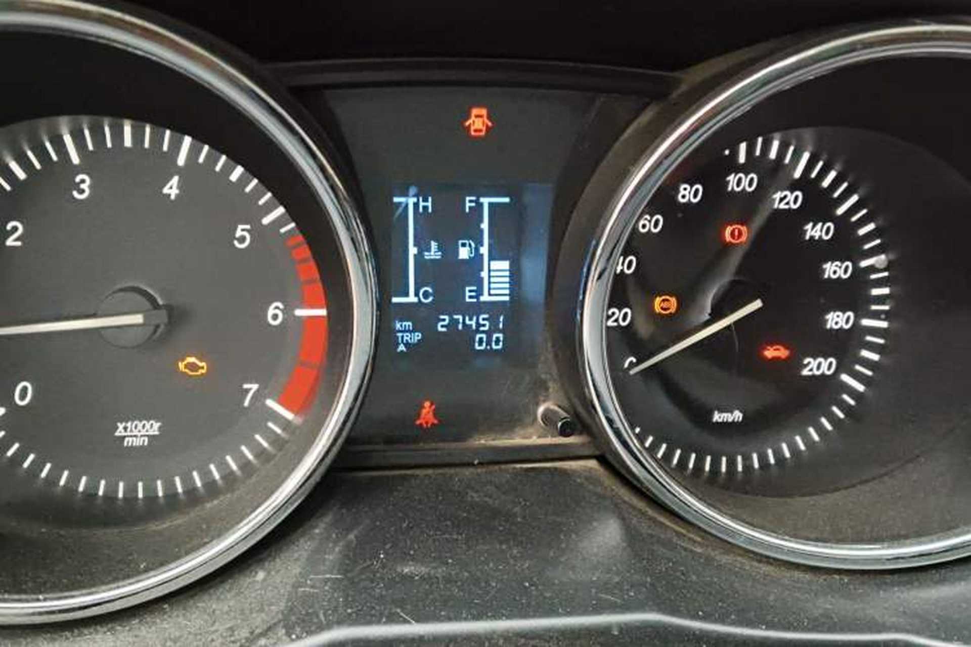 Used HYOSOW S3 2016 1.5L Manual Comfort Version China IV Emission Standard Odometer Close Up