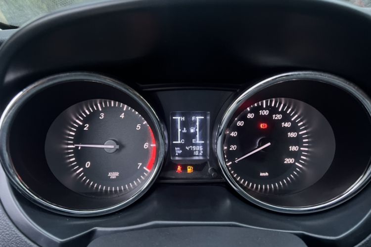 Used HYOSOW S3 2016 1.5L Manual Luxury Edition China IV Emission Standard Odometer Close Up