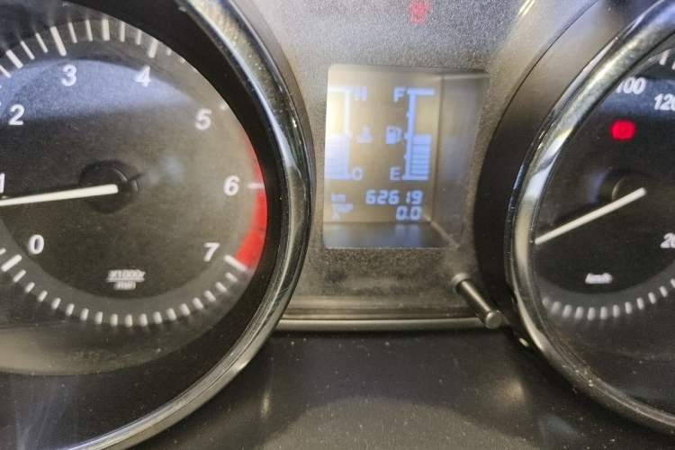 Used HYOSOW S3 2016 1.5L Manual Luxury Edition China IV Emission Standard Odometer Close Up