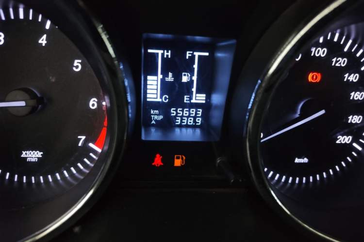 Used HYOSOW S3 2016 1.5L Manual Luxury Edition China IV Emission Standard Odometer Close Up