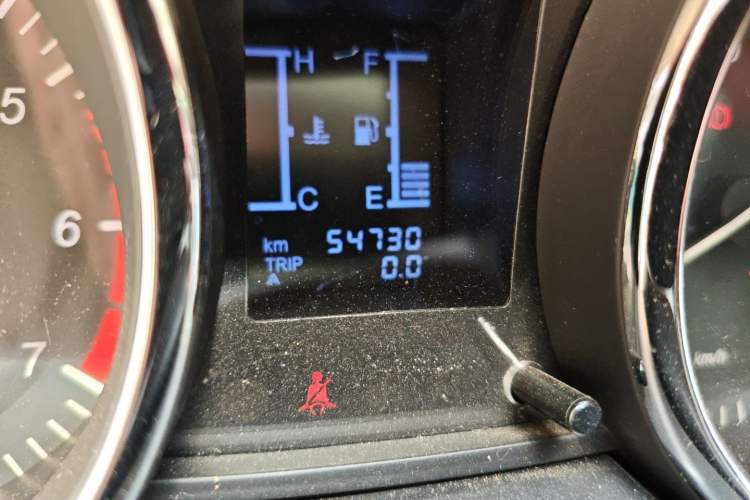 Used HYOSOW S3 2016 1.5L Manual Luxury Model China V Standard Odometer Close Up