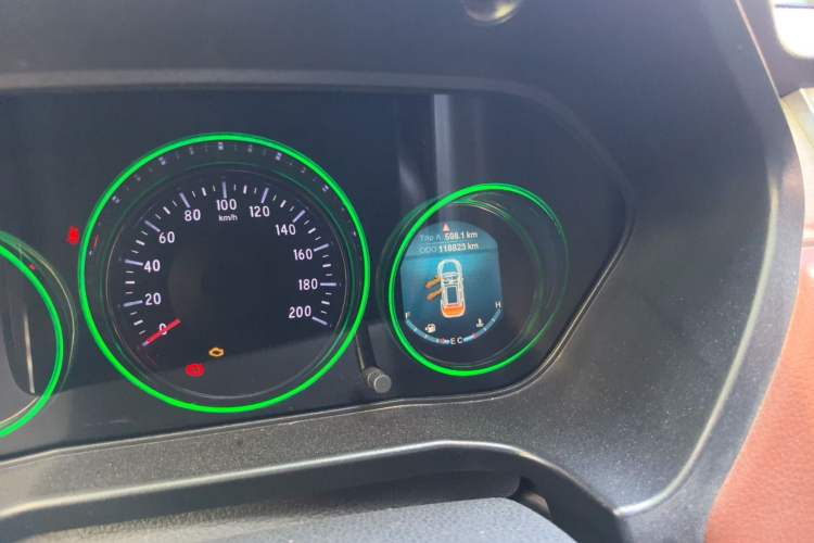 Used HYOSOW S3 2016 1.5L Manual Luxury Model China V Standard Odometer Close Up