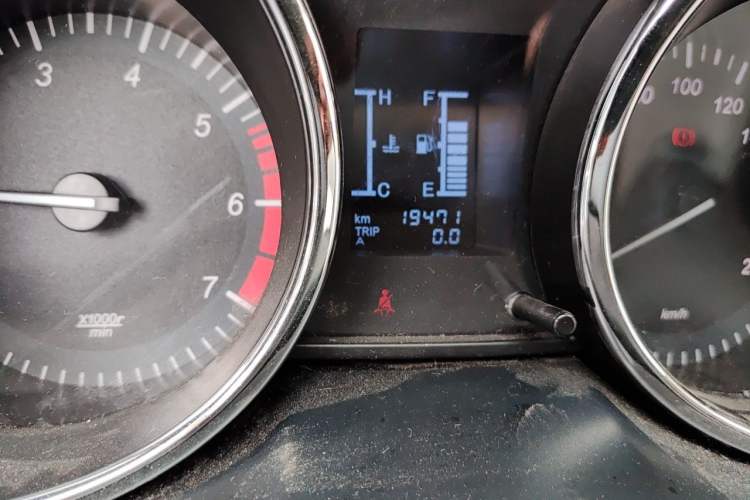 Used HYOSOW S3 2016 1.5L Manual Comfort Version China V Odometer Close Up