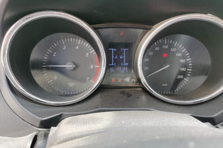 Used HYOSOW S3 2016 1.5L Manual Luxury Model China V Standard Odometer Close Up