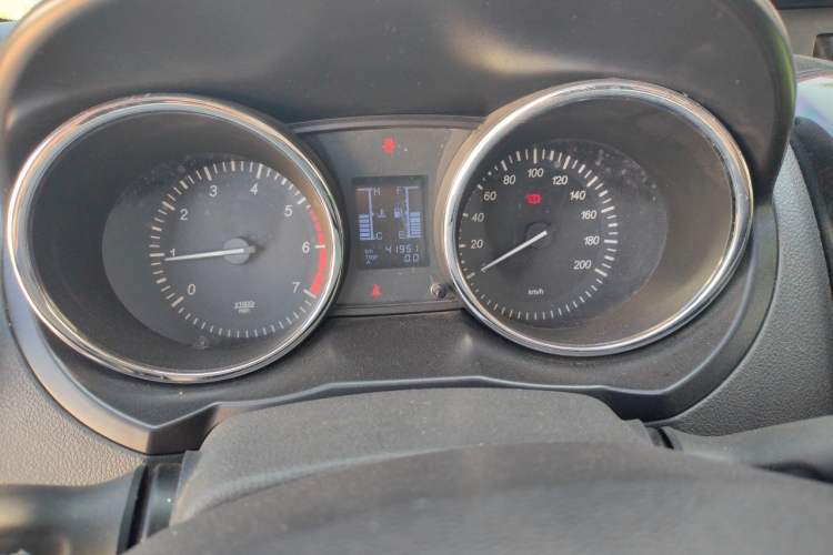 Used HYOSOW S3 2016 1.5L Manual Comfort Version China IV Emission Standard Odometer Close Up